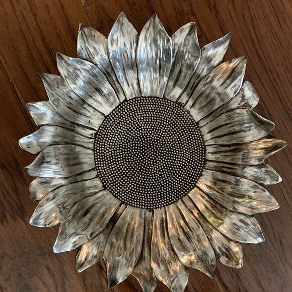Other - 2 Piece Floral Metal Wall Décor Set